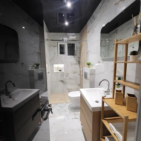 Luxury Square 2214 *