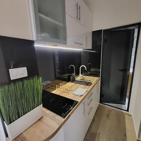 Апартаменты Luxury Square 2214 *