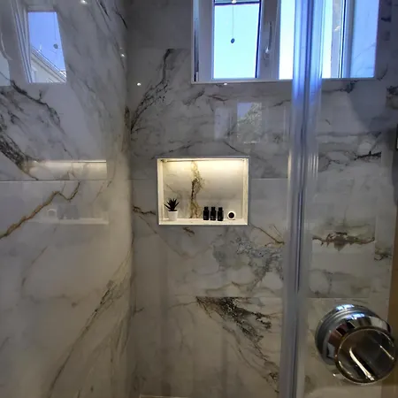 Luxury Square 2214 아파트 *