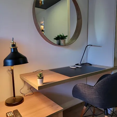 Luxury Square 2214 Apartment